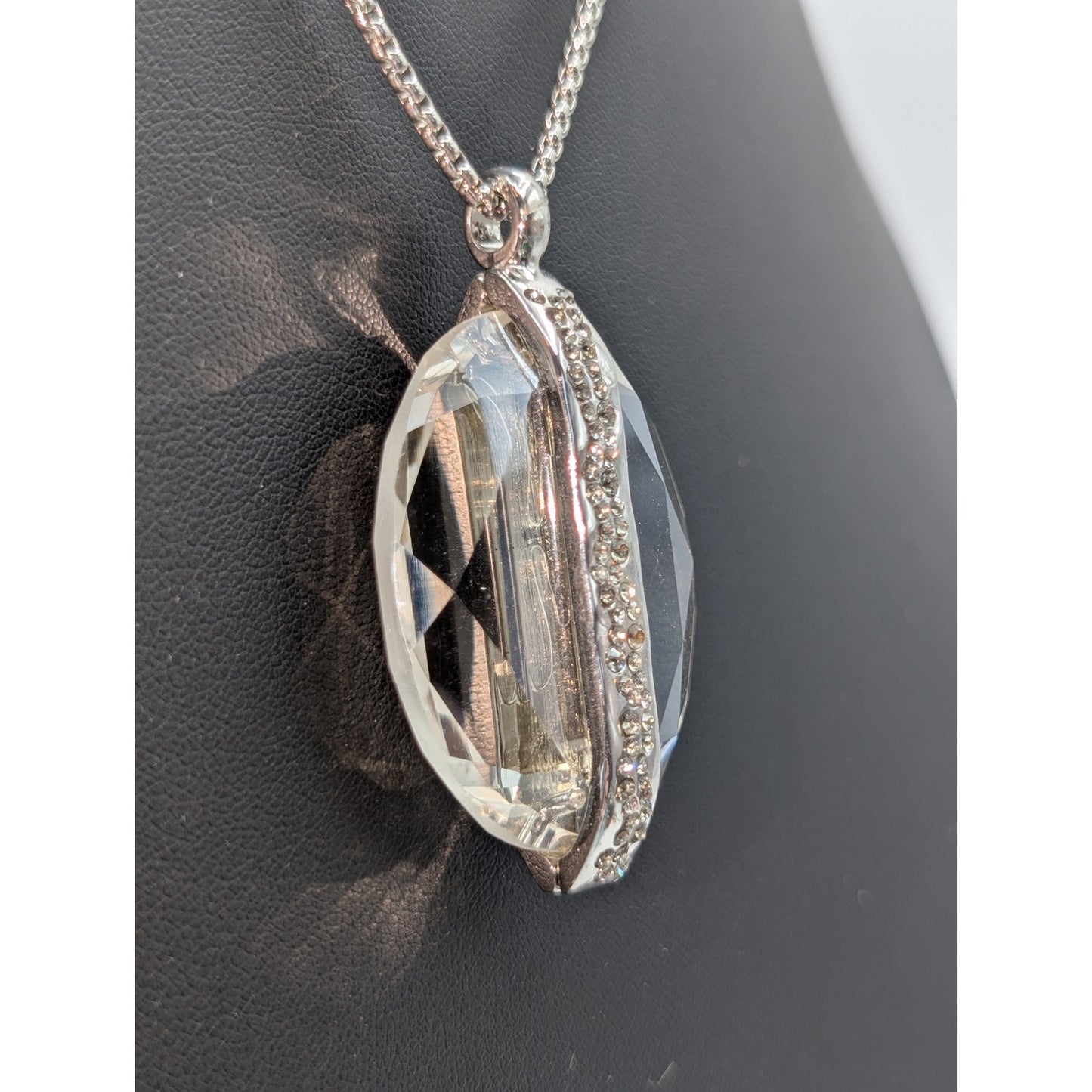 Chico's Convertible Faceted Glass Pendant Silver Tone Long Adjustable Necklace
