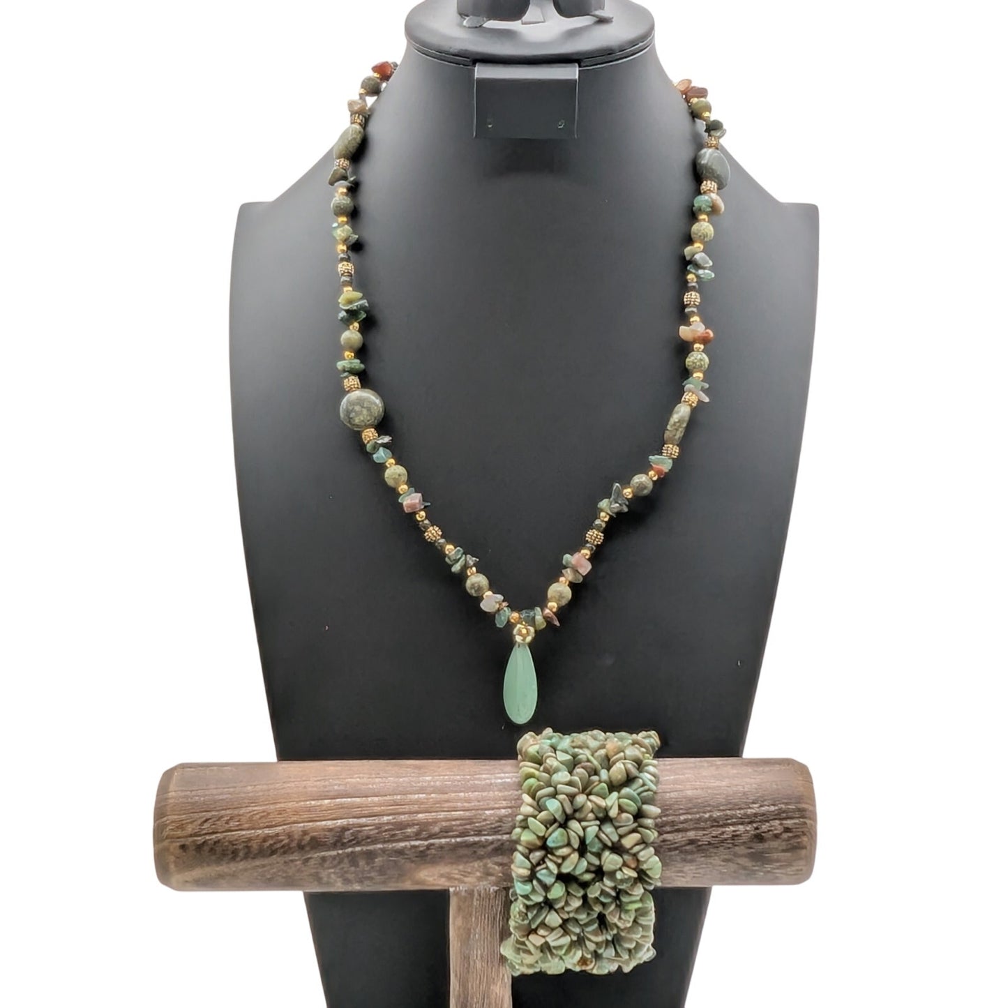 Green Stone Teardrop Beaded 24" Necklace and Chip Stretch Bracelet Mixed Lot