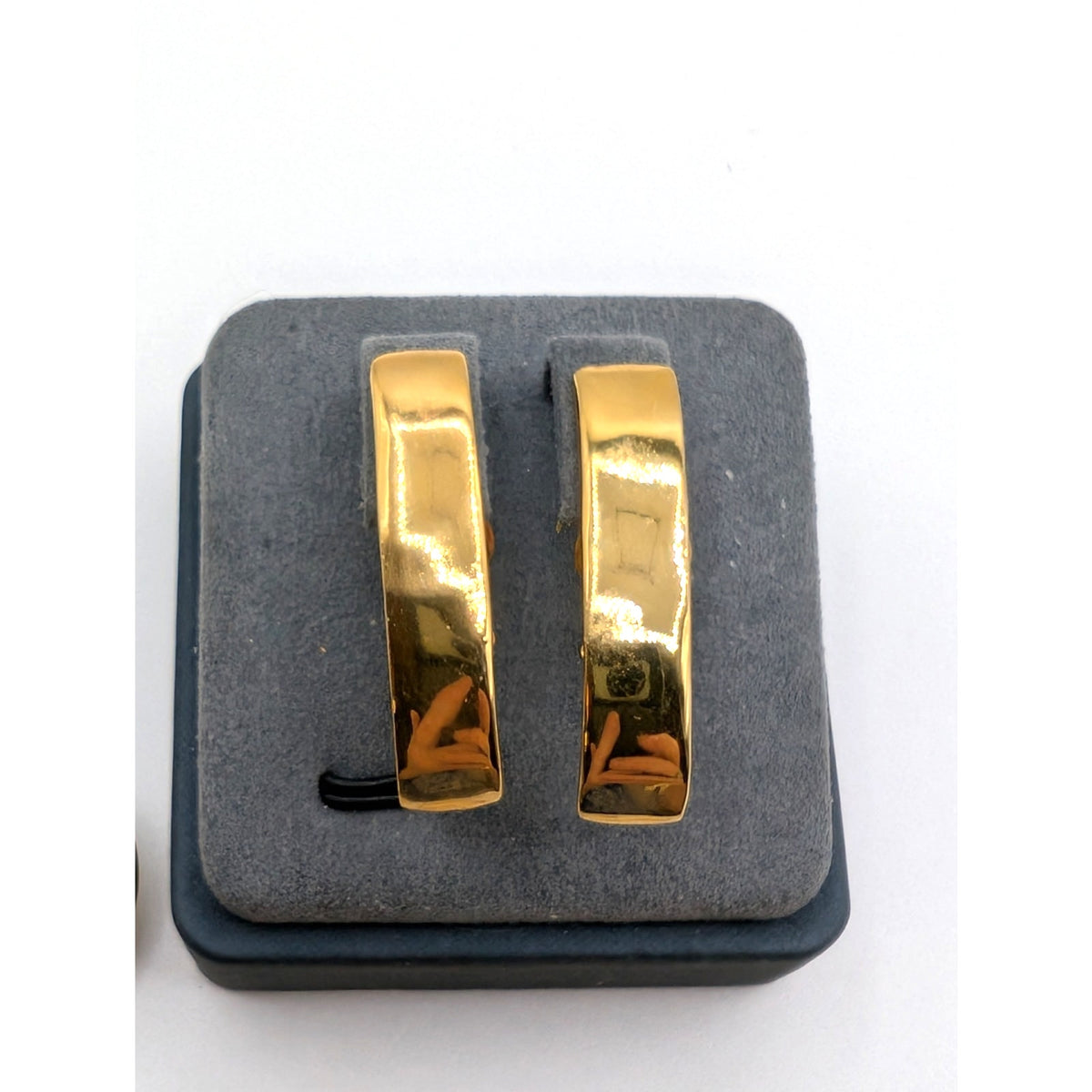 Lot of Six Pair Unsigned Vintage Gold Tone Clip On Earrings