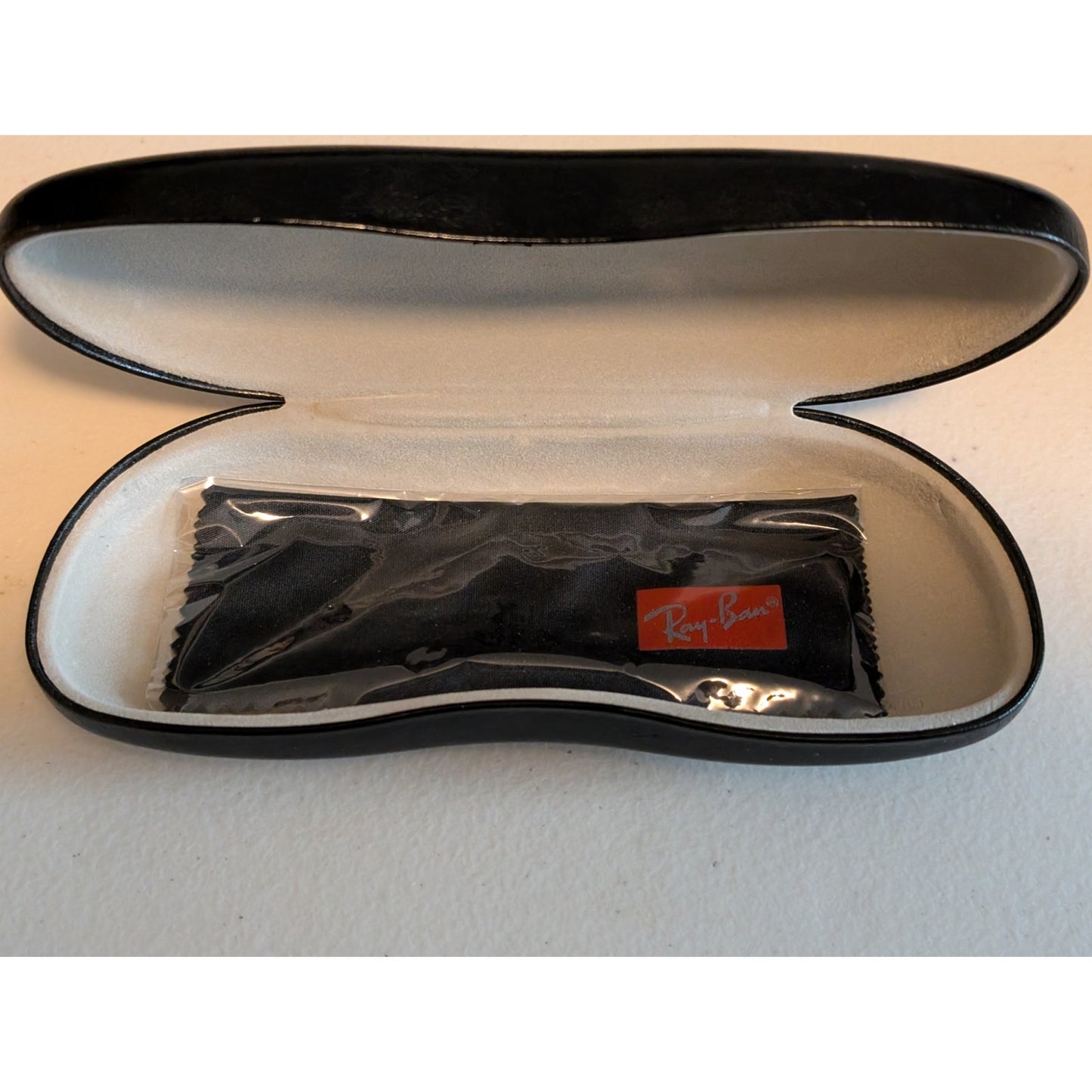 Ray-Ban Black Eyeglass or Sunglass Clamshell Hard Case With Cleaning Cloth