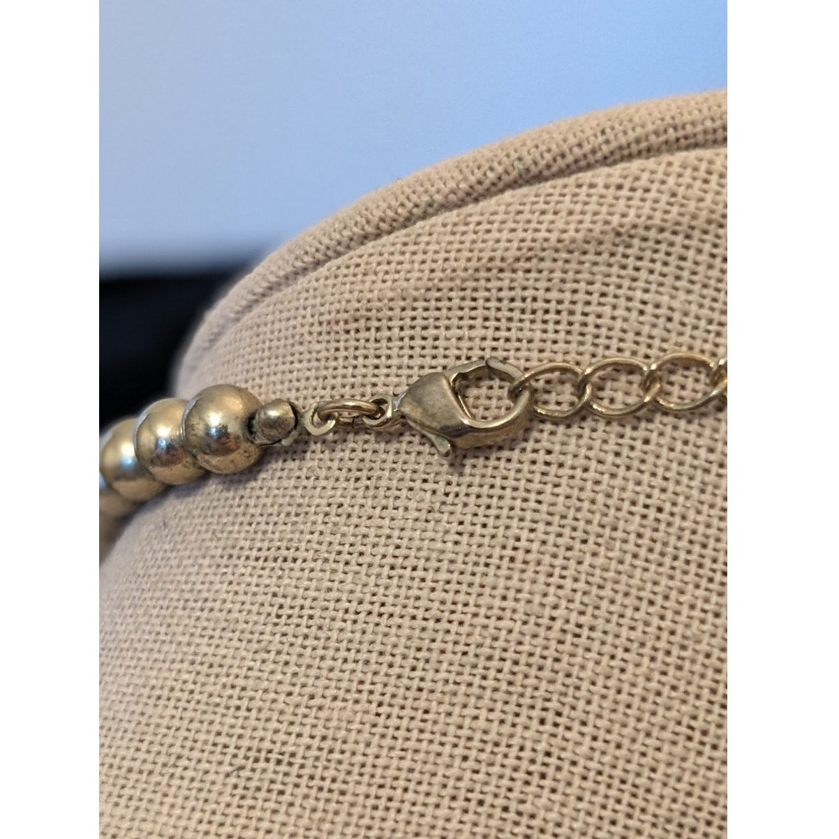 Vintage Gold Tone Polished and Textured Graduated Wire Strung Bead Necklace