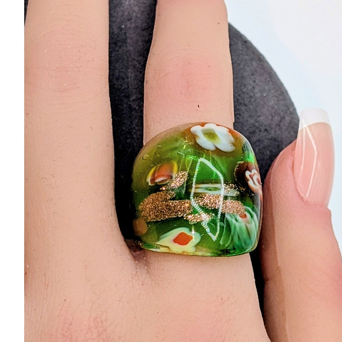 Bohemian Green Floral Gold Glitter Glass Ring Size 6