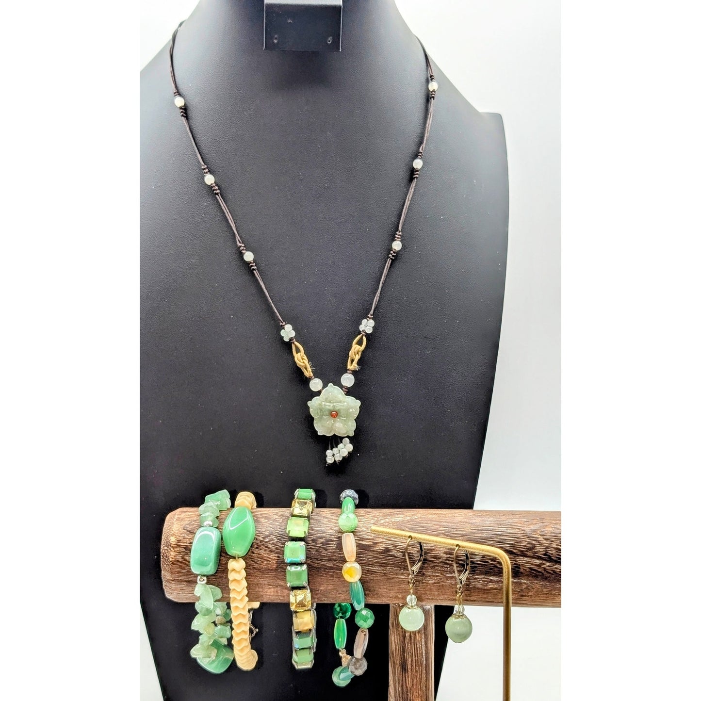 Mixed Lot of Green Stone Theme Jewelry 1 Necklace 4 Bracelets 1 Pr Earrings