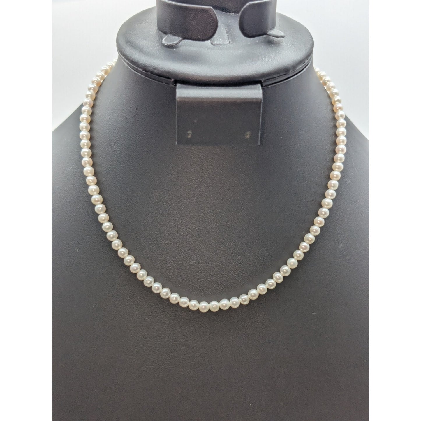 Vtg Approx. 5mm Genuine Pearl 17" Necklace W/ 14k Yellow Gold Clasp Marked 585
