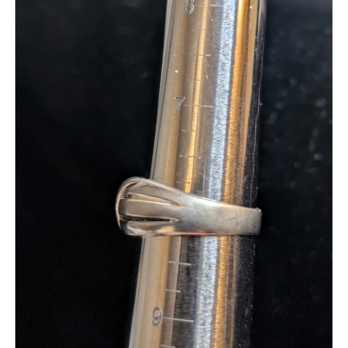 Vintage 925 Sterling Silver Knot/Crossover Ring Size 8