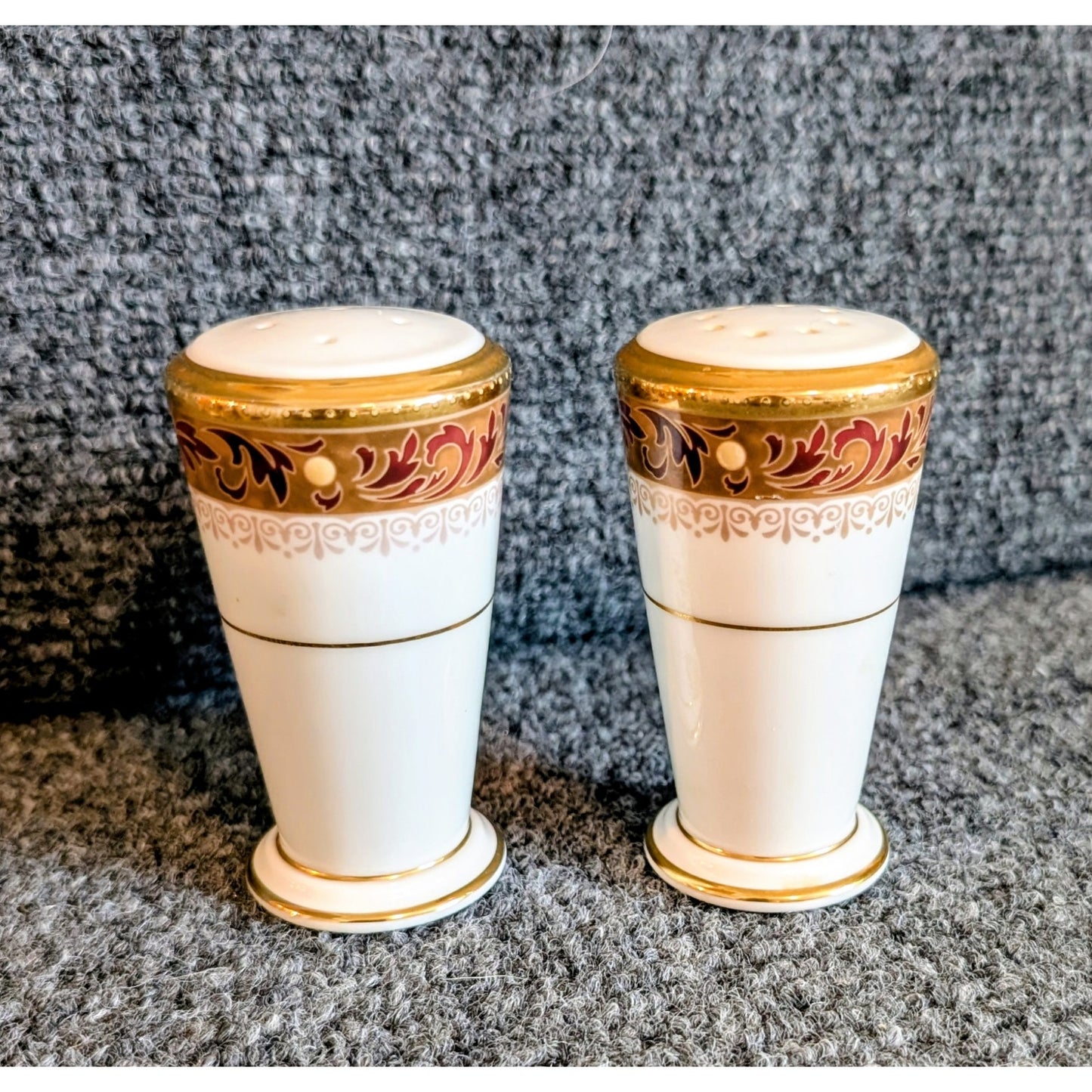Noritake Xavier Gold Salt & Pepper Shaker Bone China Set