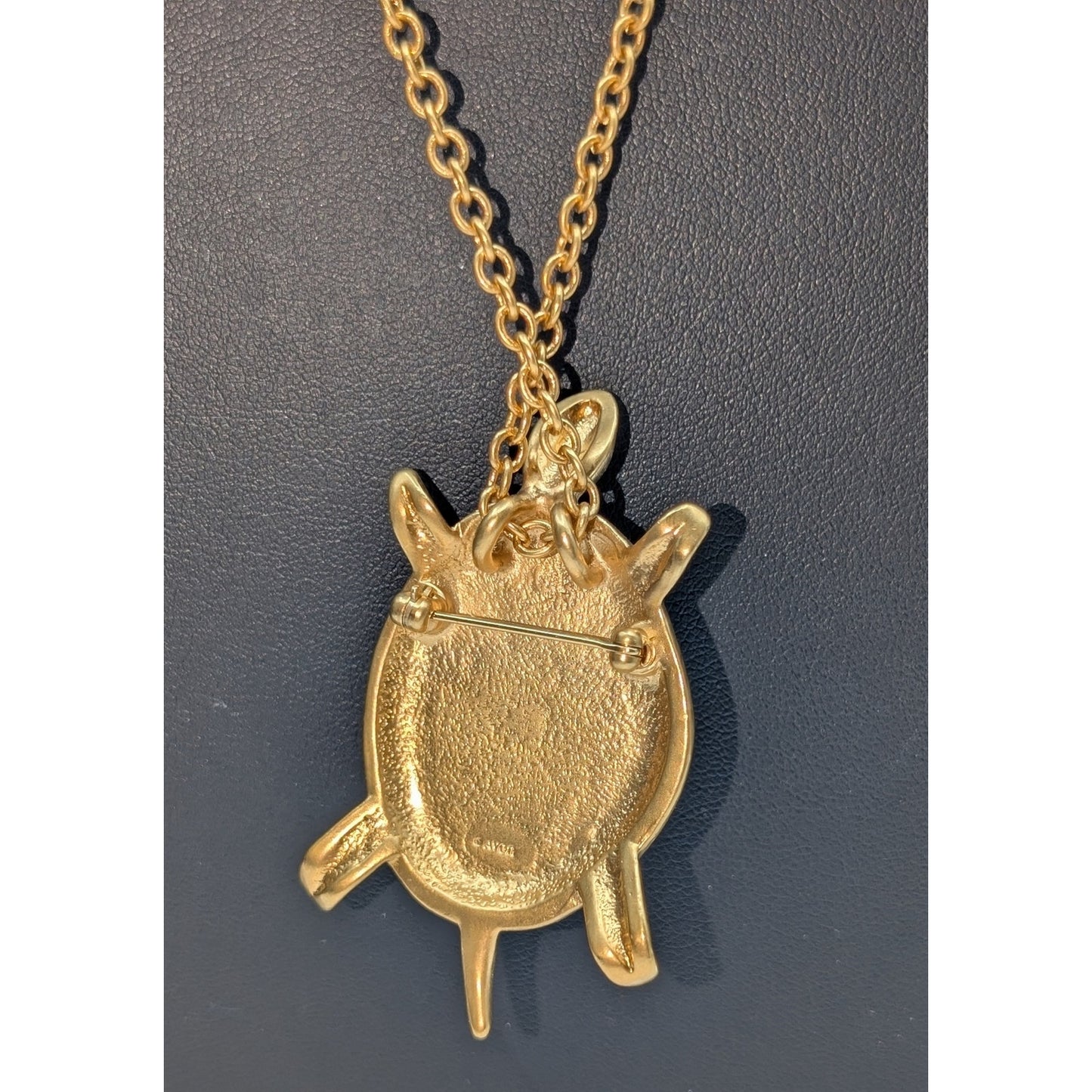 Vintage Avon 1980 Gold Tone Turtle Brooch/Pendant 28" Chain Necklace