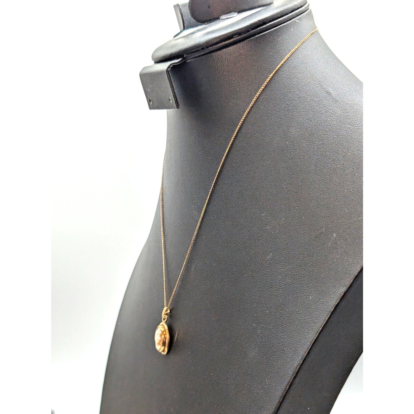 Vintage 12K Yellow Gold Filled Carved Shell Cameo Pendant 18" Necklace