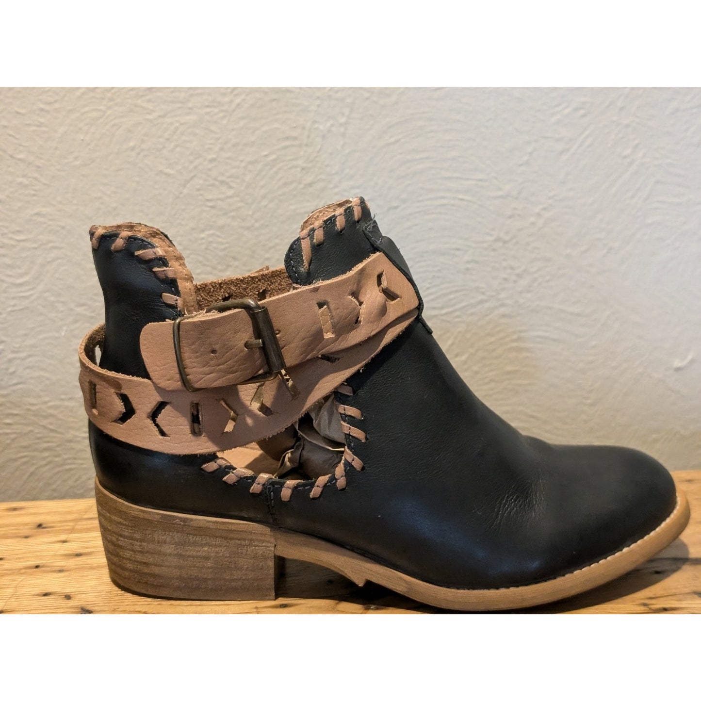 Musse & Cloud Black Brown Leather Aina Strapped Side Buckled Boots US Size 7