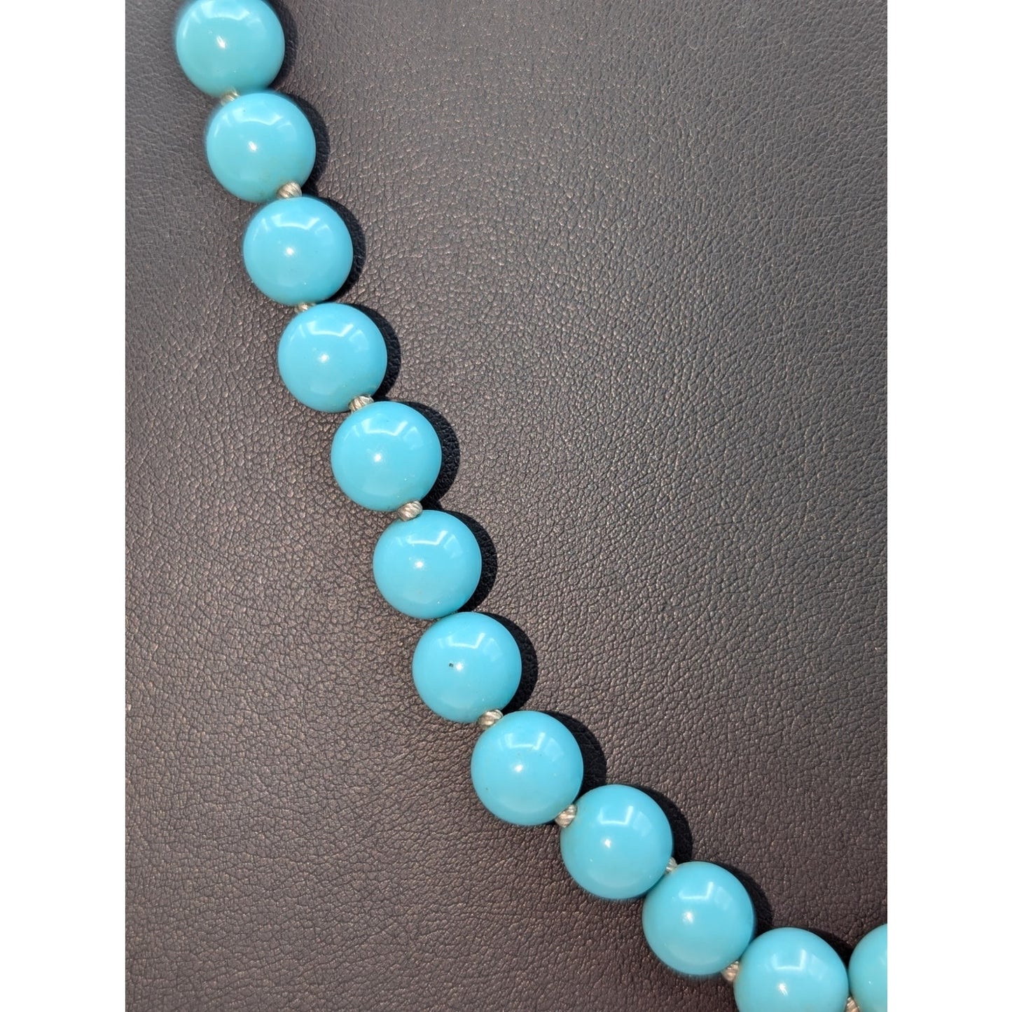VTG Crown Trifari 10mm Turquoise Color Acrylic & Silver Tone Beaded 60" Necklace