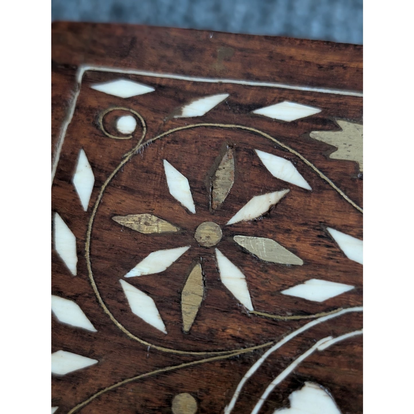 Wood Inlay Hinged Trinket 6" Square Box