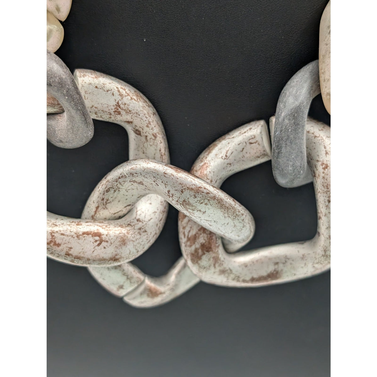 alisha d. Chunky White Washed Cream Bronze Gray Graduated Acrylic Link Necklace