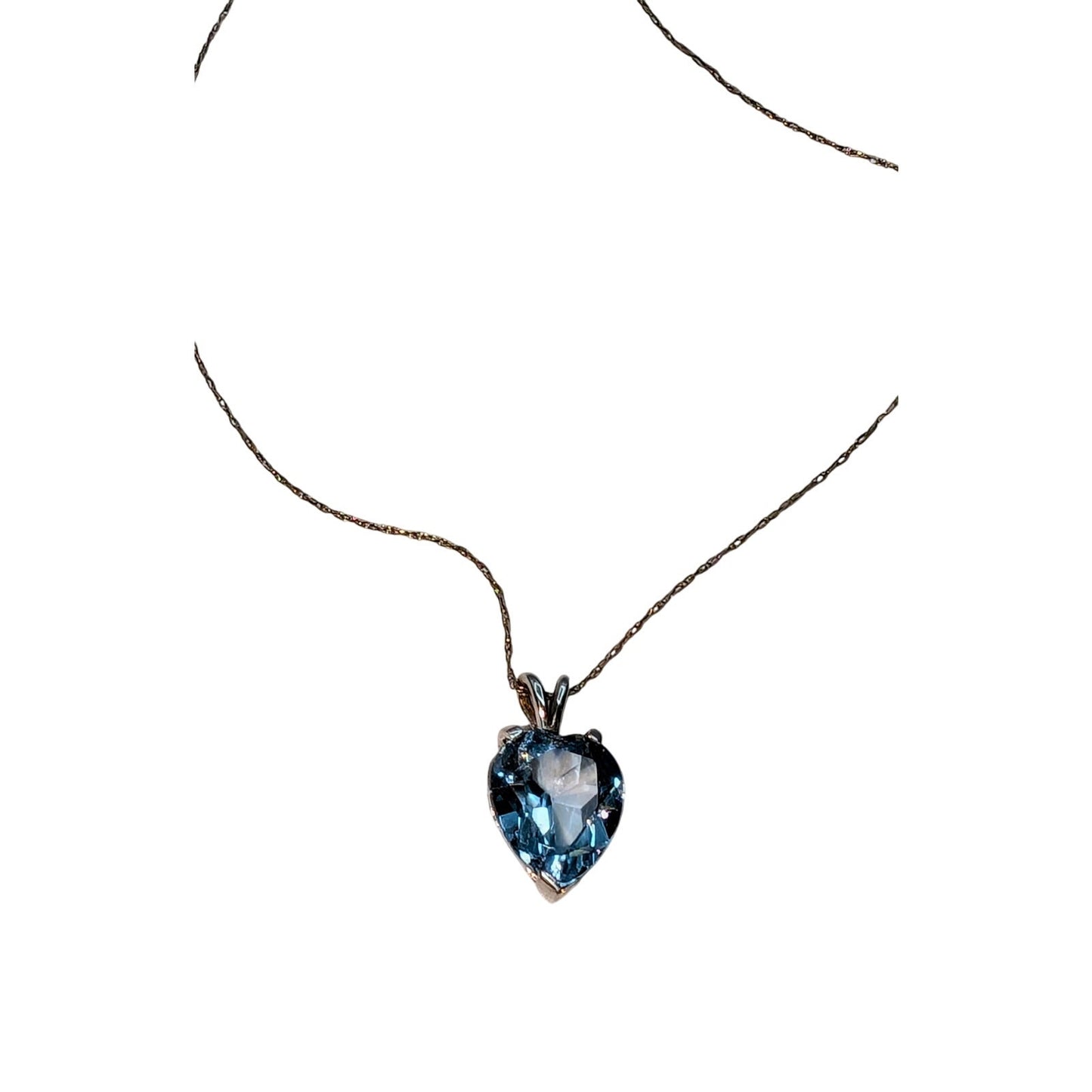 10k White Gold Tests as Aquamarine Heart Pendant (1.20g) 22" 10k Chain Necklace
