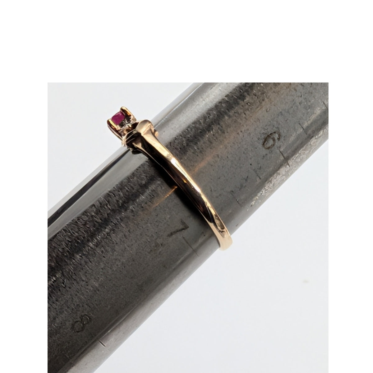 Vtg AAJ Natural Red Ruby Precious Gemstone 10K Yellow White Gold Ring Sz 6.75