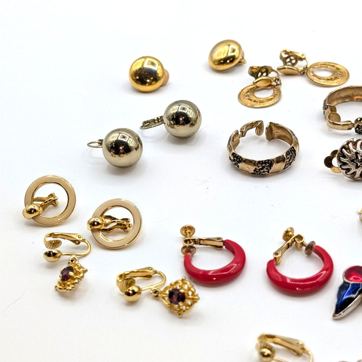 Lot of 22 Pair Vintage Gold Tone Mixed Vibe Clip On Screw Back Earrings