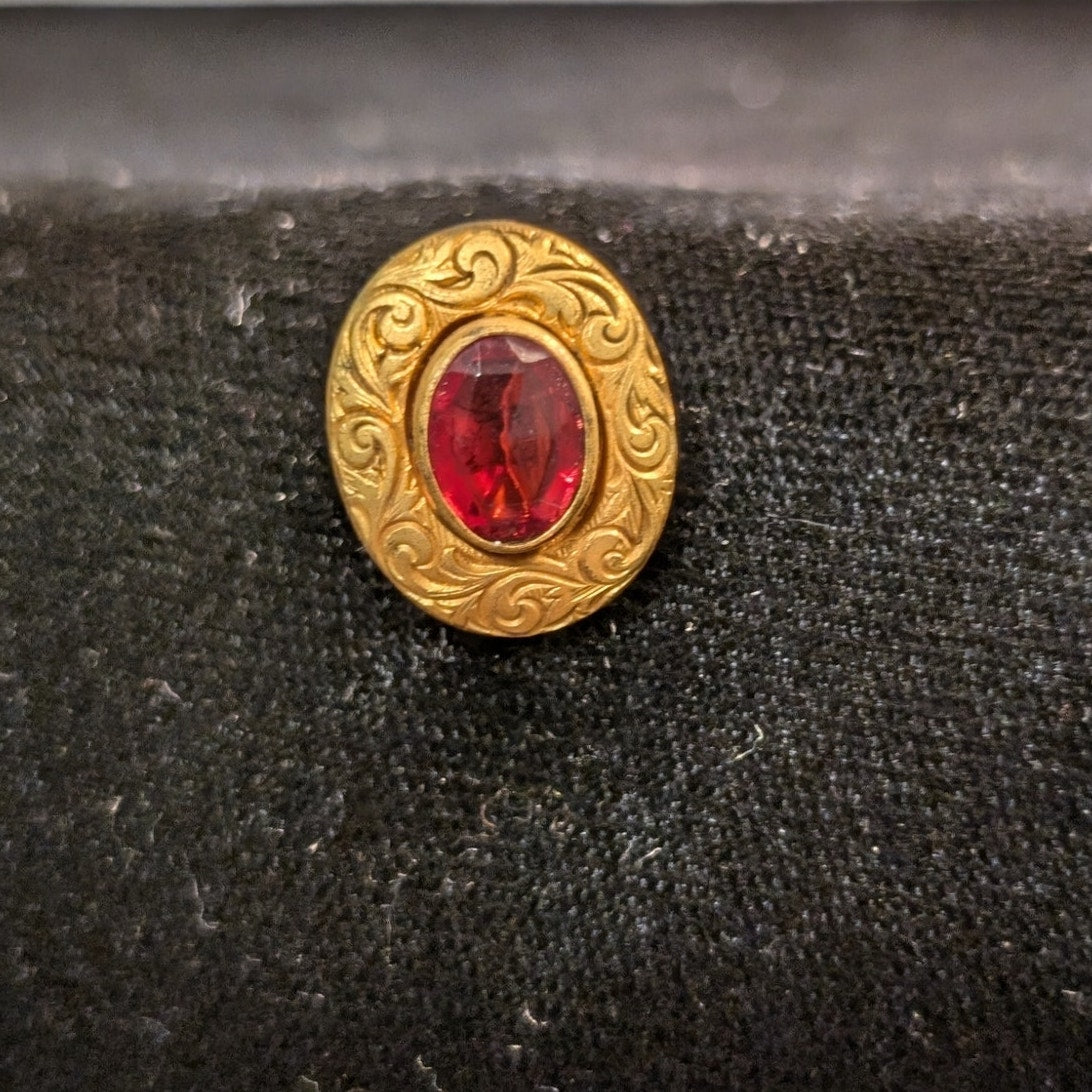 Vintage Cranberry Faceted Glass Stone Gold Tone Etched Design Stick Pin