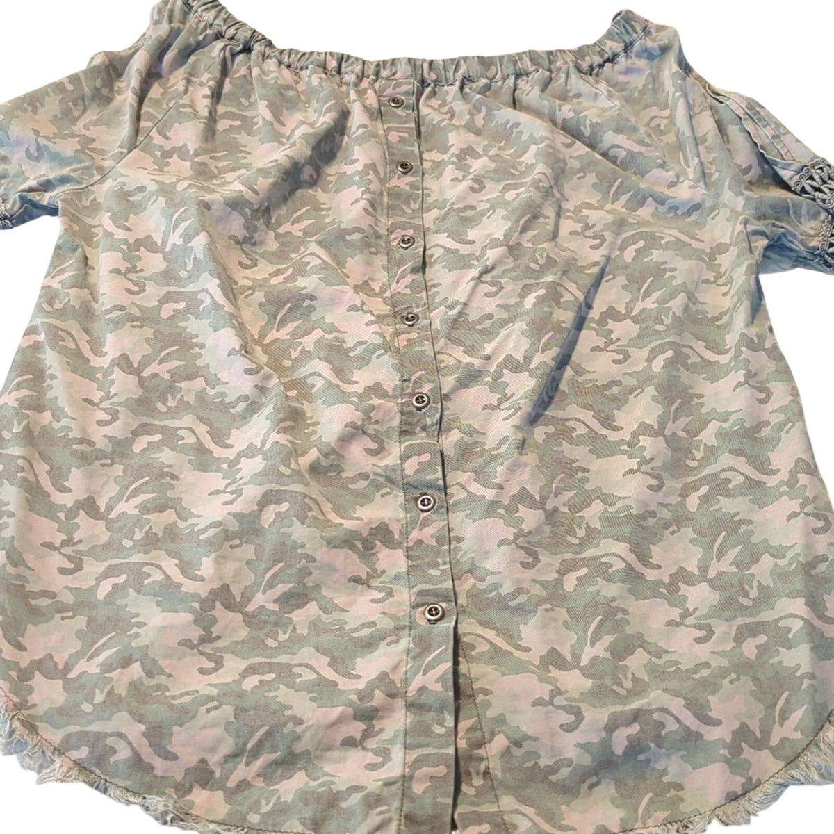 Billy T Camo Boho Embroidered Button Down Back Raw Edge Top Womens Sz M