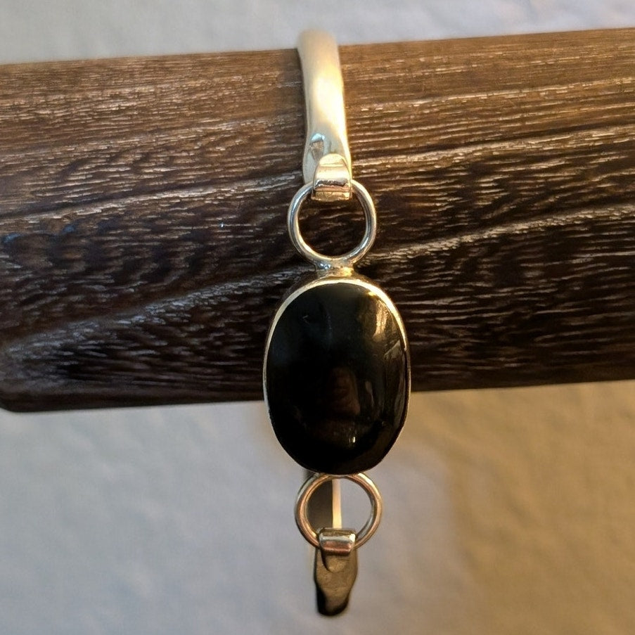 Vtg 925 Sterling Silver Mexico Bezel Set Black Oval Onyx Hook Bangle Bracelet