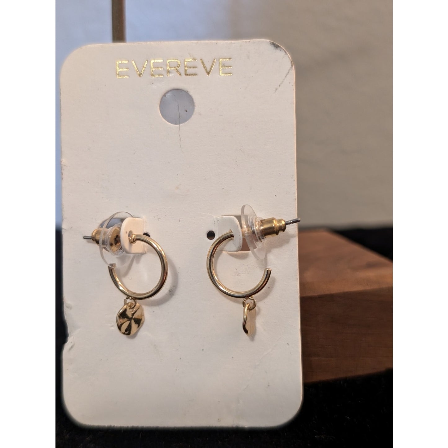 Evereve Hypoallergenic Stainless Steel 1/4" Gold Tone Trinity Hoop Earrings NWT