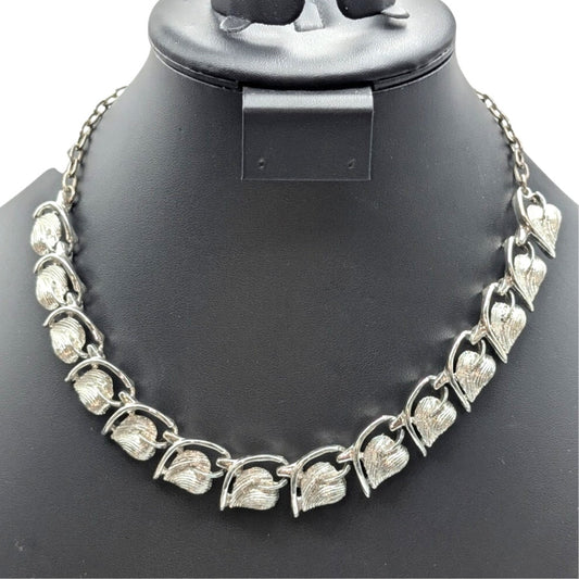 Vintage Silver Tone Leaf Design Hook Clasp 18" Necklace