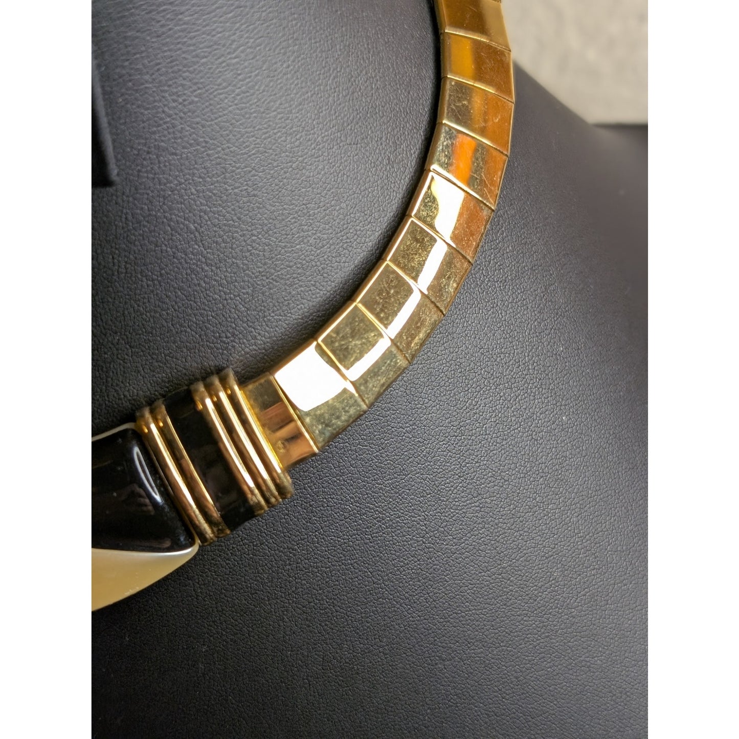 Vintage 1980s Napier Goldtone Black & White Lucite Collar Necklace