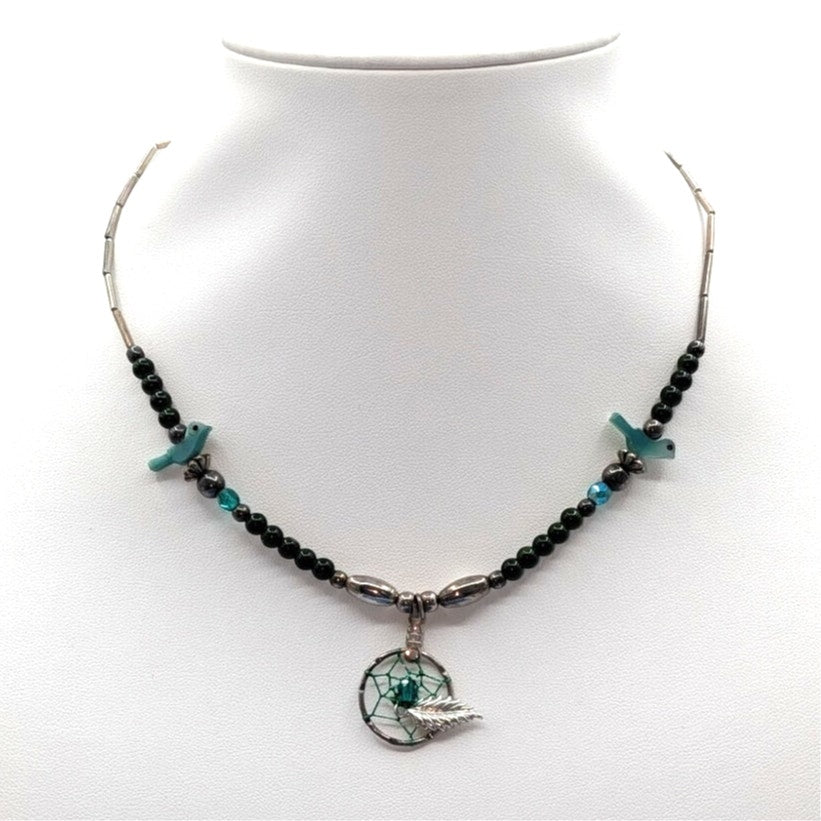 Vtg Liquid Silver Dream Catcher Green Carved Bird Fetish Barrel Clasp Necklace