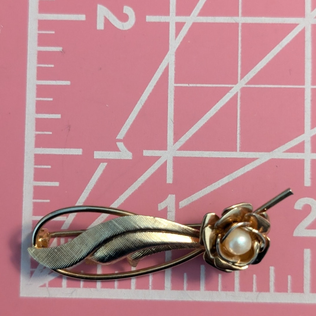 Vintage Marked 12K Gold Filled Faux Pearl Etched Leaf Brooch