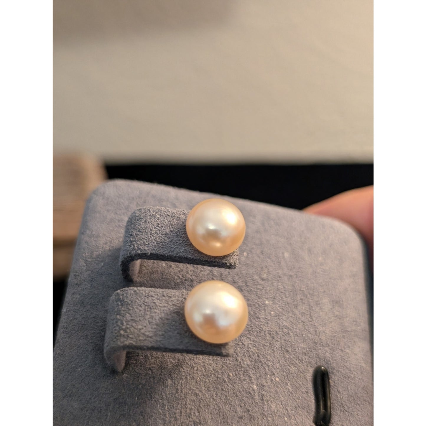 Marked PJS 14K Yellow Gold White Button Freshwater Cultured Pearl Post Earrings