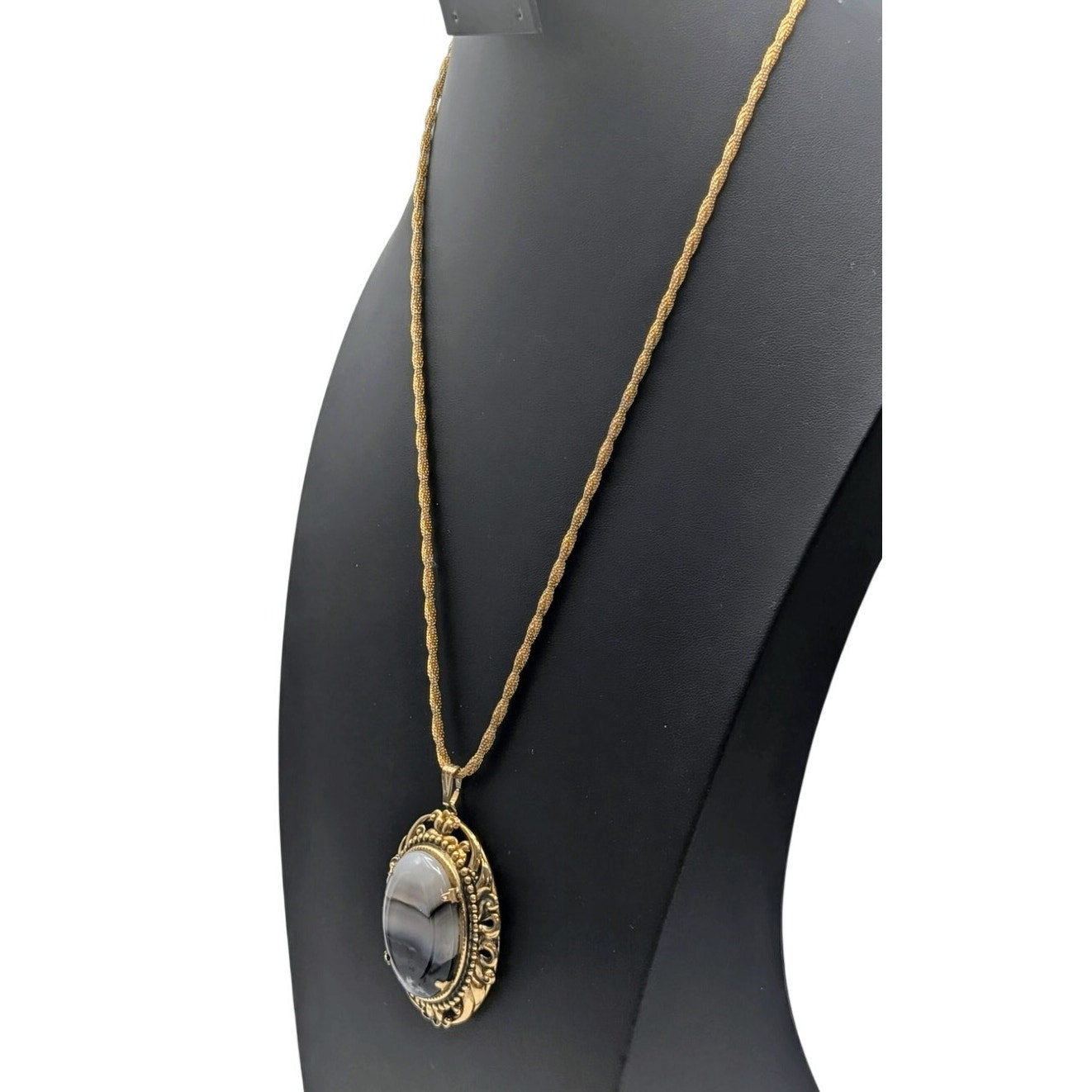 Vintage Gold Tone Agate Stone Pendant Braided Chain 25.5" Necklace