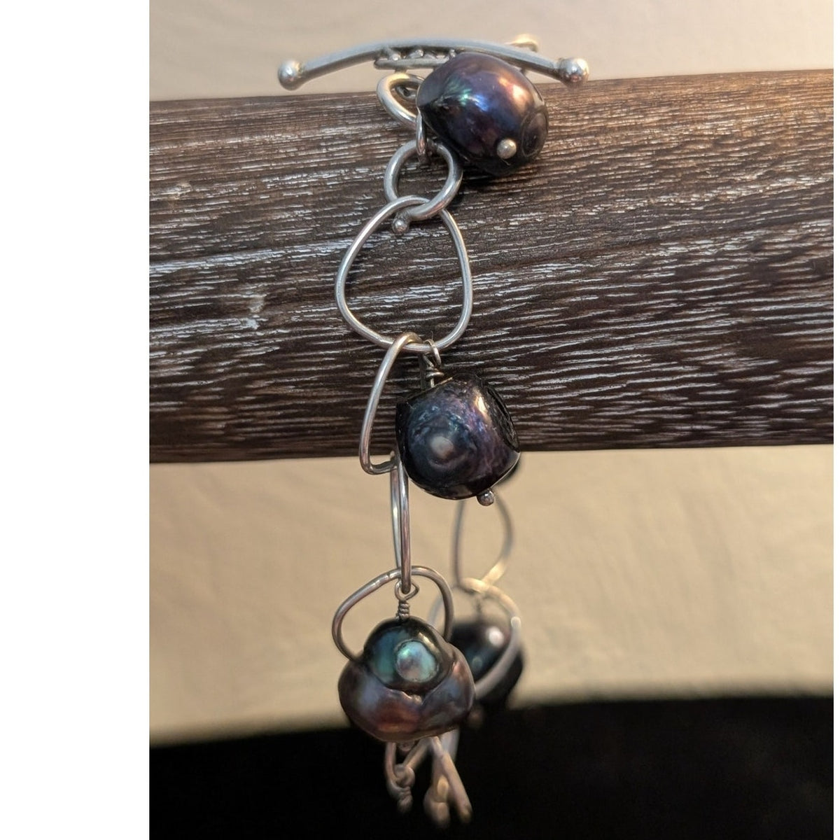 Unmarked Sterling Silver Large Natural Peacock Pearl Dangle Loopy Chain Bracelet