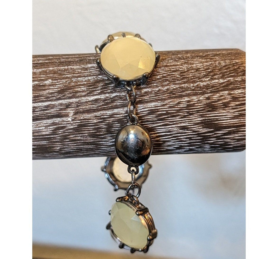 Large Faceted Milky Pale Yellow Faceted Acryclic Bead Bracelet W/ Magnetic Clasp