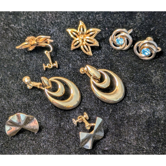 Four Pair Vintage Screw On Gold Tone Earrings One Pair Napier