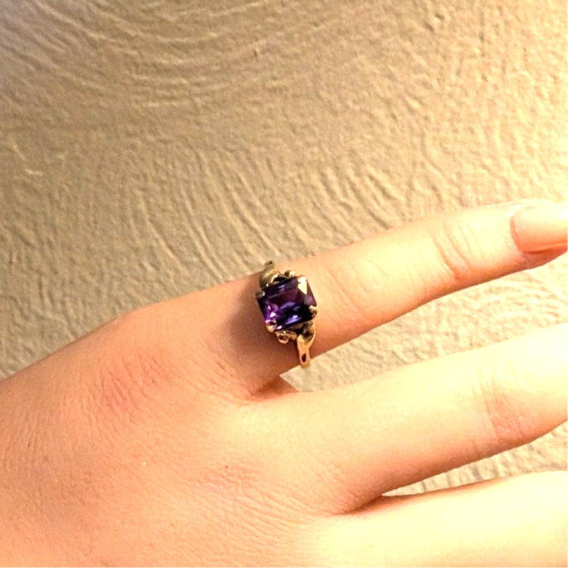 Vintage Dasun 10K Yellow Gold Purple Sapphire Ring Size 5