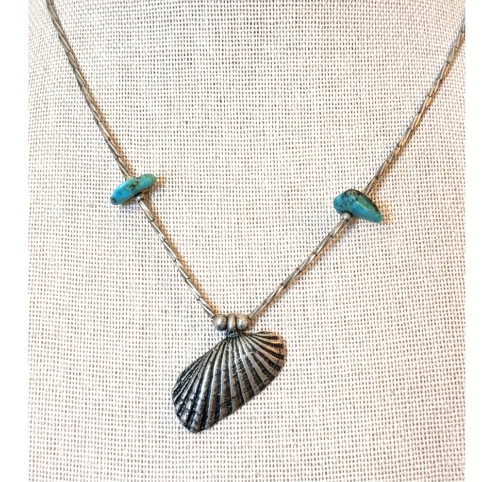 Vintage Sterling Silver Shell Twisted Bead Turquoise Chip Barrel Clasp Choker