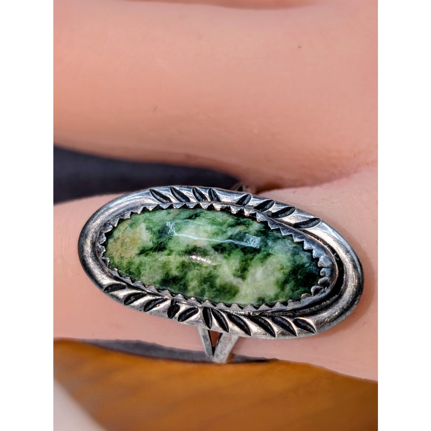 Vtg Southwestern Unmarked 925 Sterling Silver Oblong Green Stone Ring Size 5.25