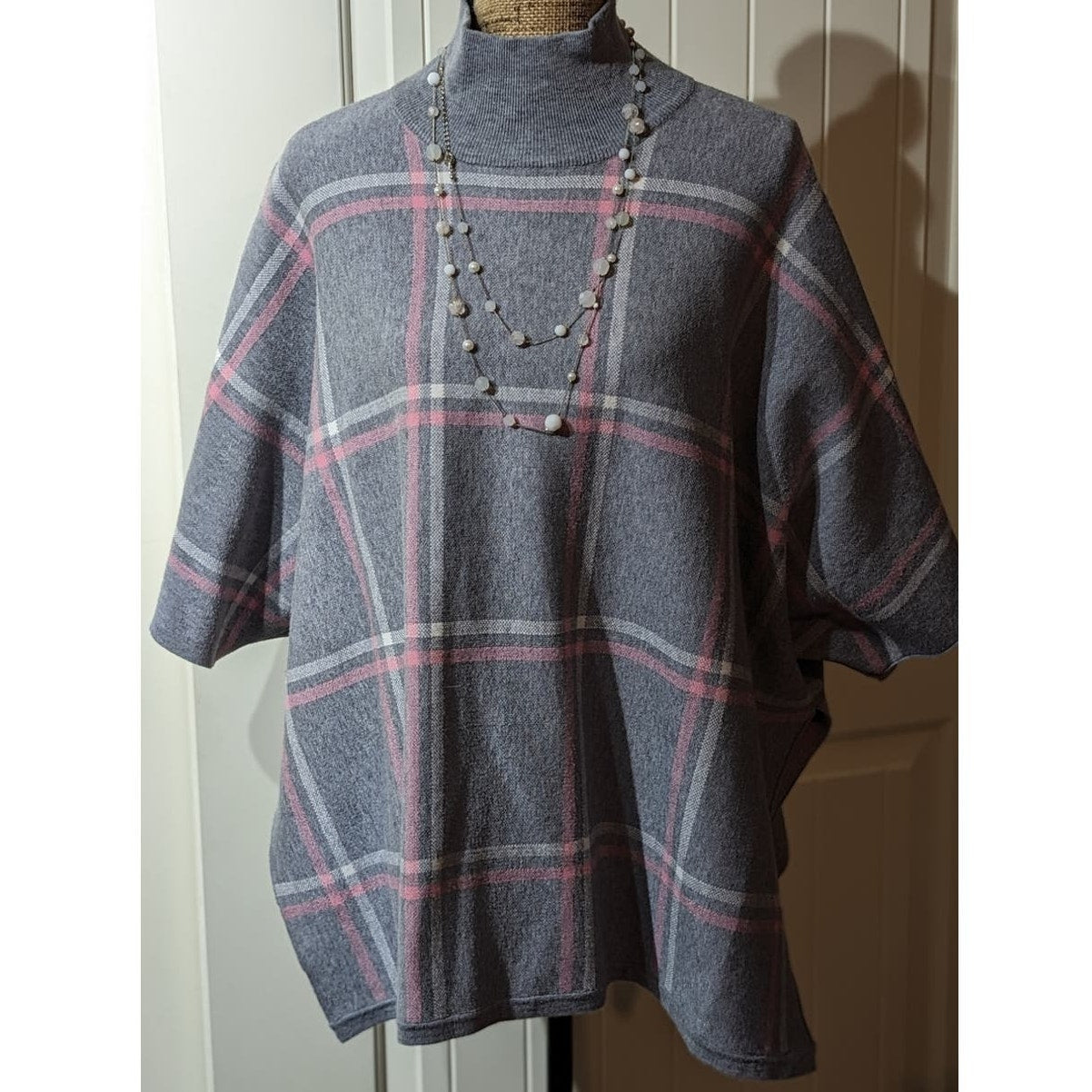 Max Studio Gray Pink Plaid Mock Turtleneck Pullover Knit Womens One Size Poncho