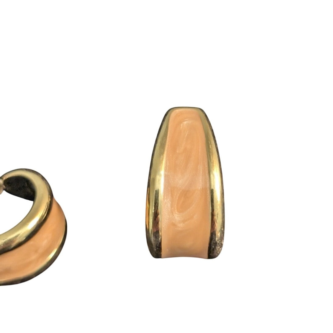 Vintage Signed Napier Peach Swirl Enamel Gold Tone Screw On Half Hoop Earrings