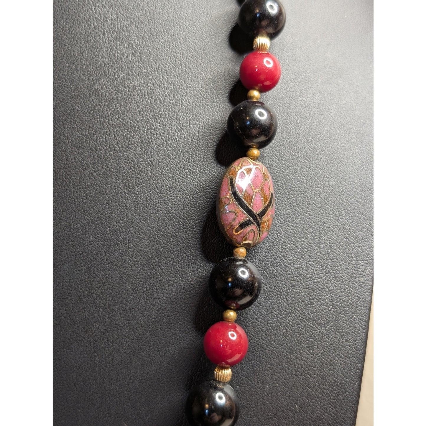 Vintage Black Burgundy Rose Stone Gold Tone Cloisonne Graduated Bead Necklace