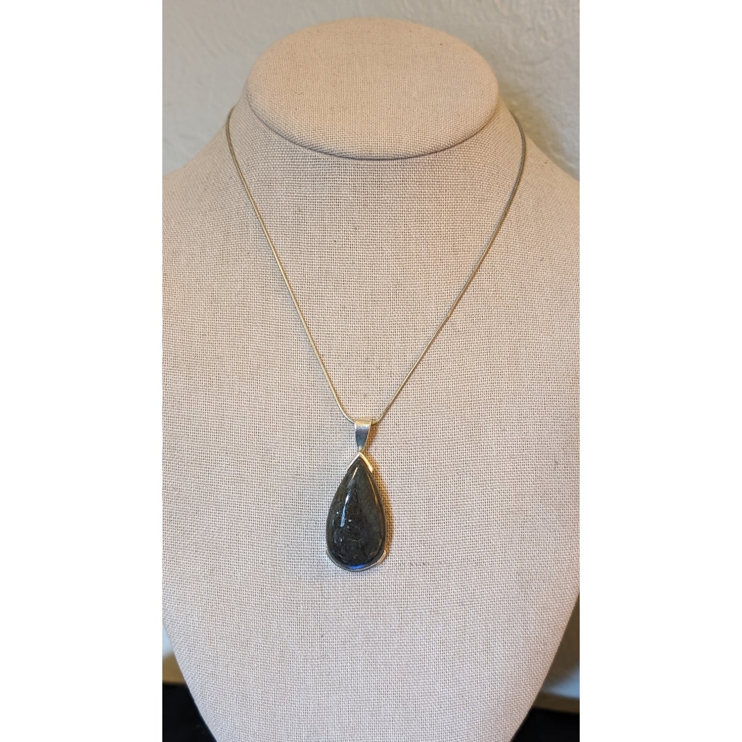 Labradorite Gemstone Pendant Necklace