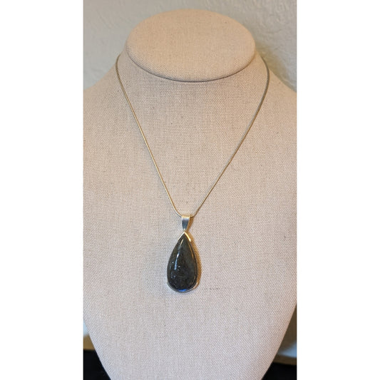 Labradorite Gemstone Pendant Necklace