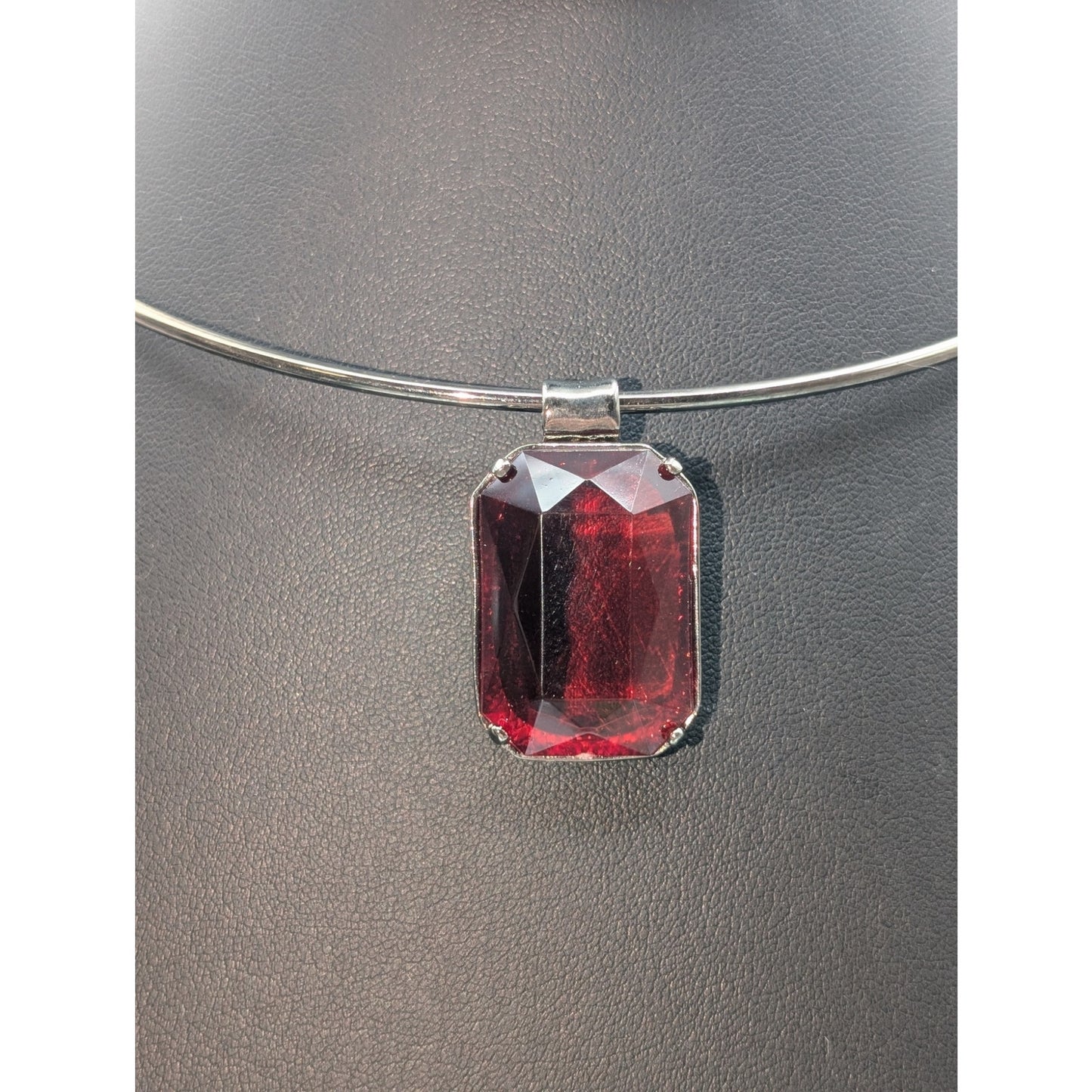 Gun Metal Wire Red Rhinestone Pendant 16" Necklace & Matching Earrings