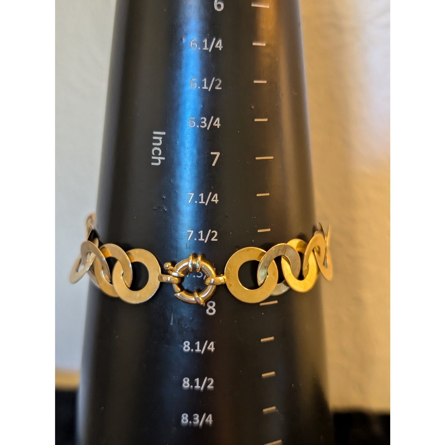 14K Gold 8" Loopy Chain Link Bracelet W/ Mariner Clasp