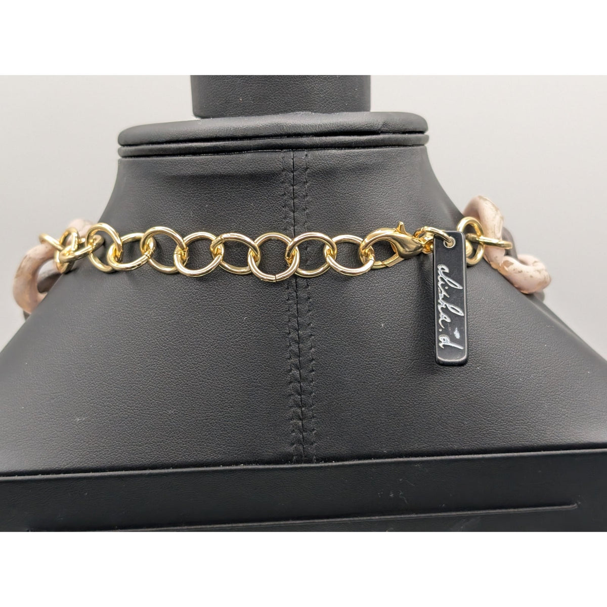 alisha d. Chunky White Washed Cream Bronze Gray Graduated Acrylic Link Necklace