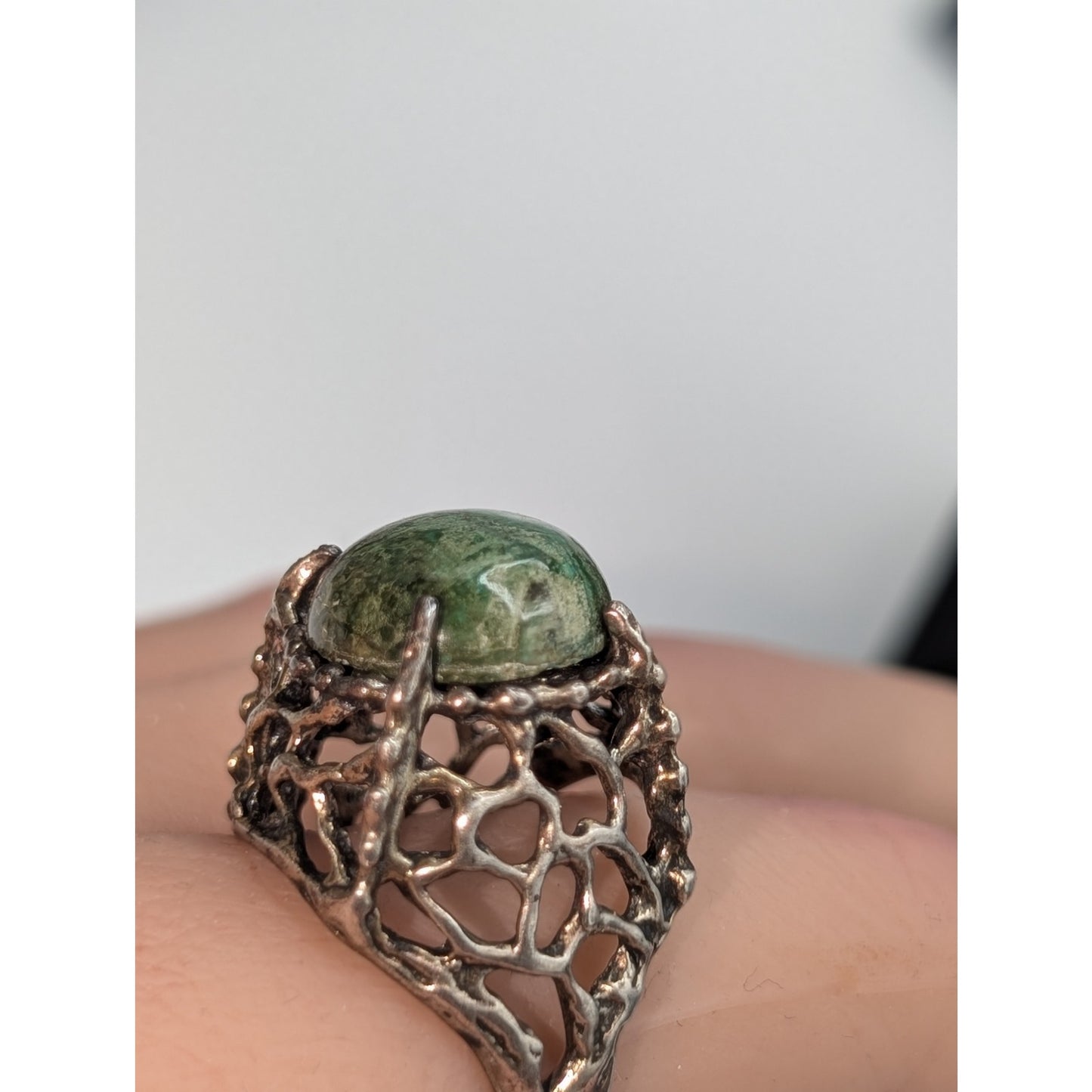Vtg Sterling Silver Green Stone Brutalist Modern High Dome Ring Sz 7