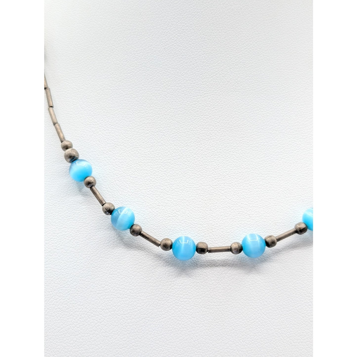 Vintage Liquid Silver Blue Cat's Eye Bead 18.5" Barrel Clasp Necklace