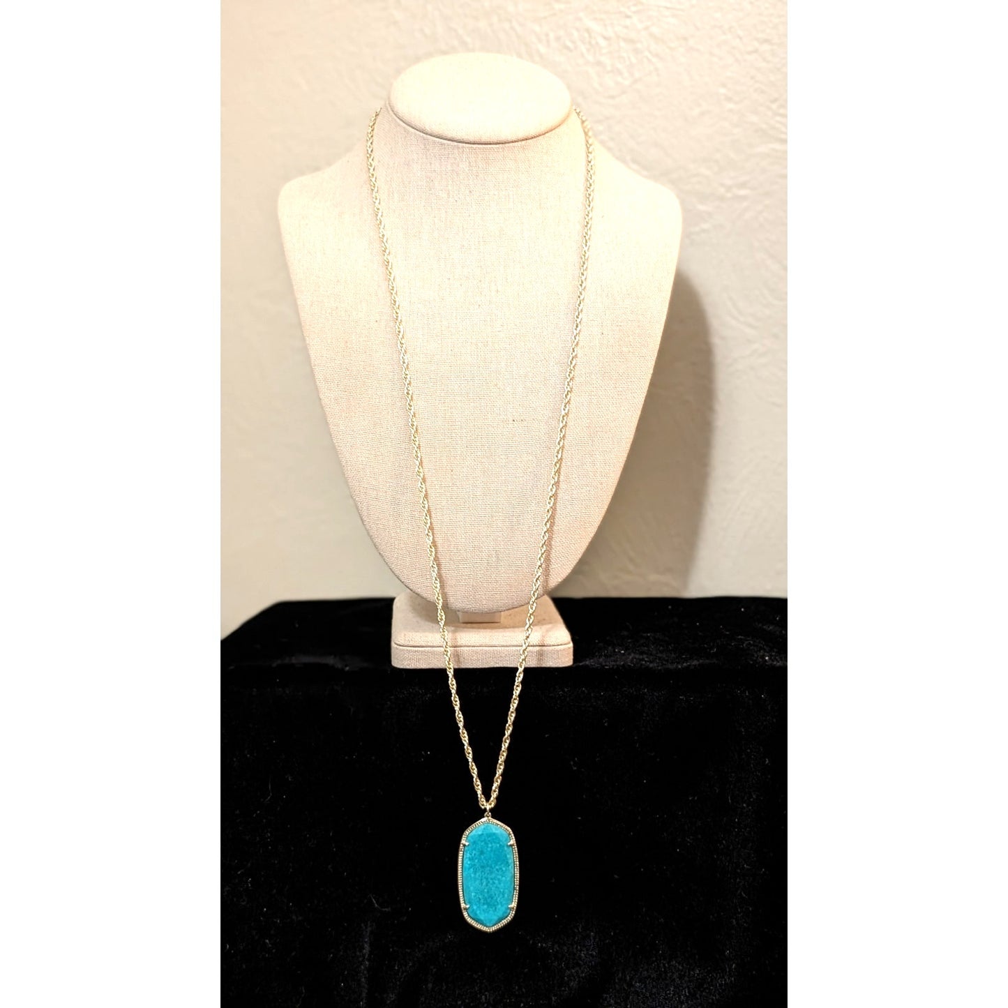 Kendra Scott Turquoise Magnesite Blue Rae Pendant Gold Tone Rare Necklace NWOT