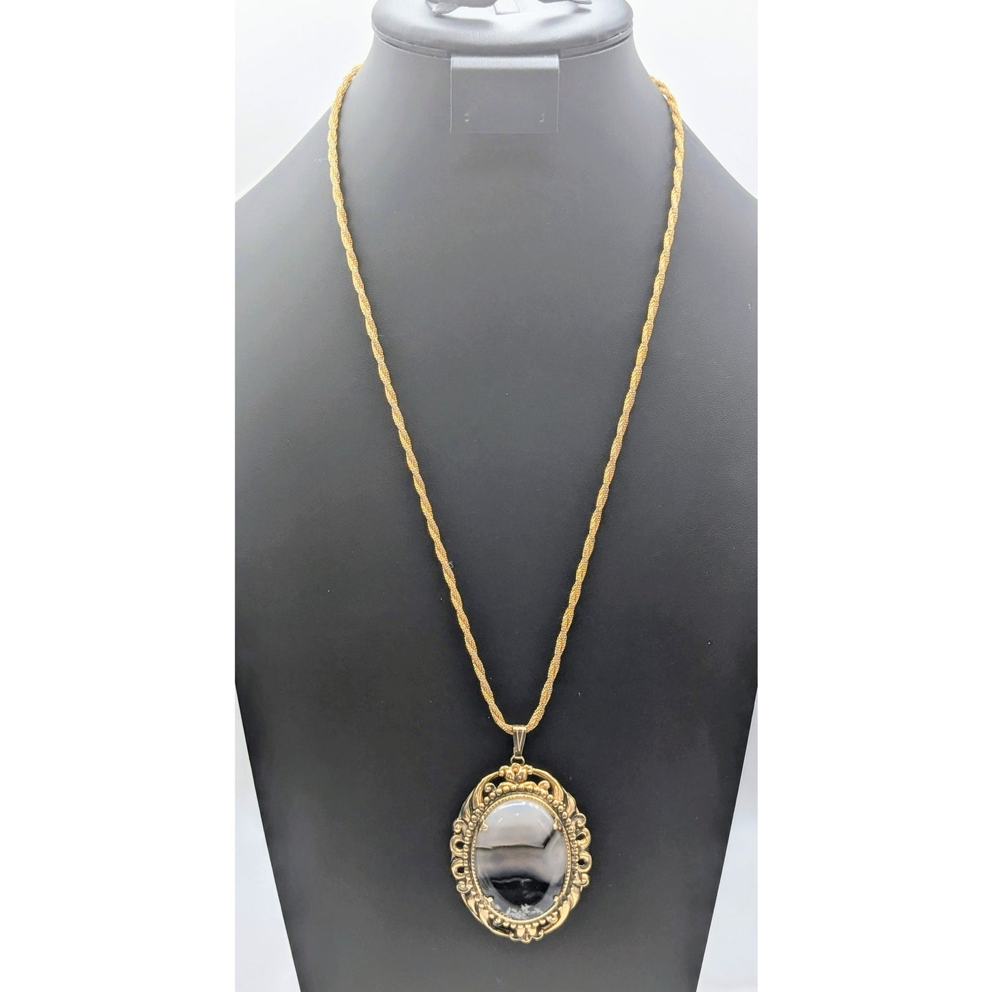 Vintage Gold Tone Agate Stone Pendant Braided Chain 25.5" Necklace