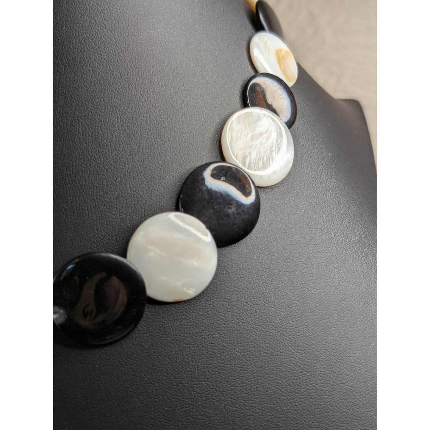 Erica Lyons Black & White Shell Disk 19"-22" Necklace NWT