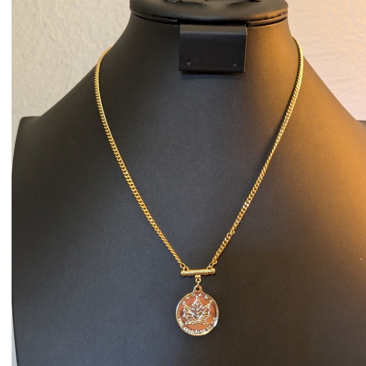 Queen Elizabeth Canada Gold Tone Coin Chain 18" Necklace