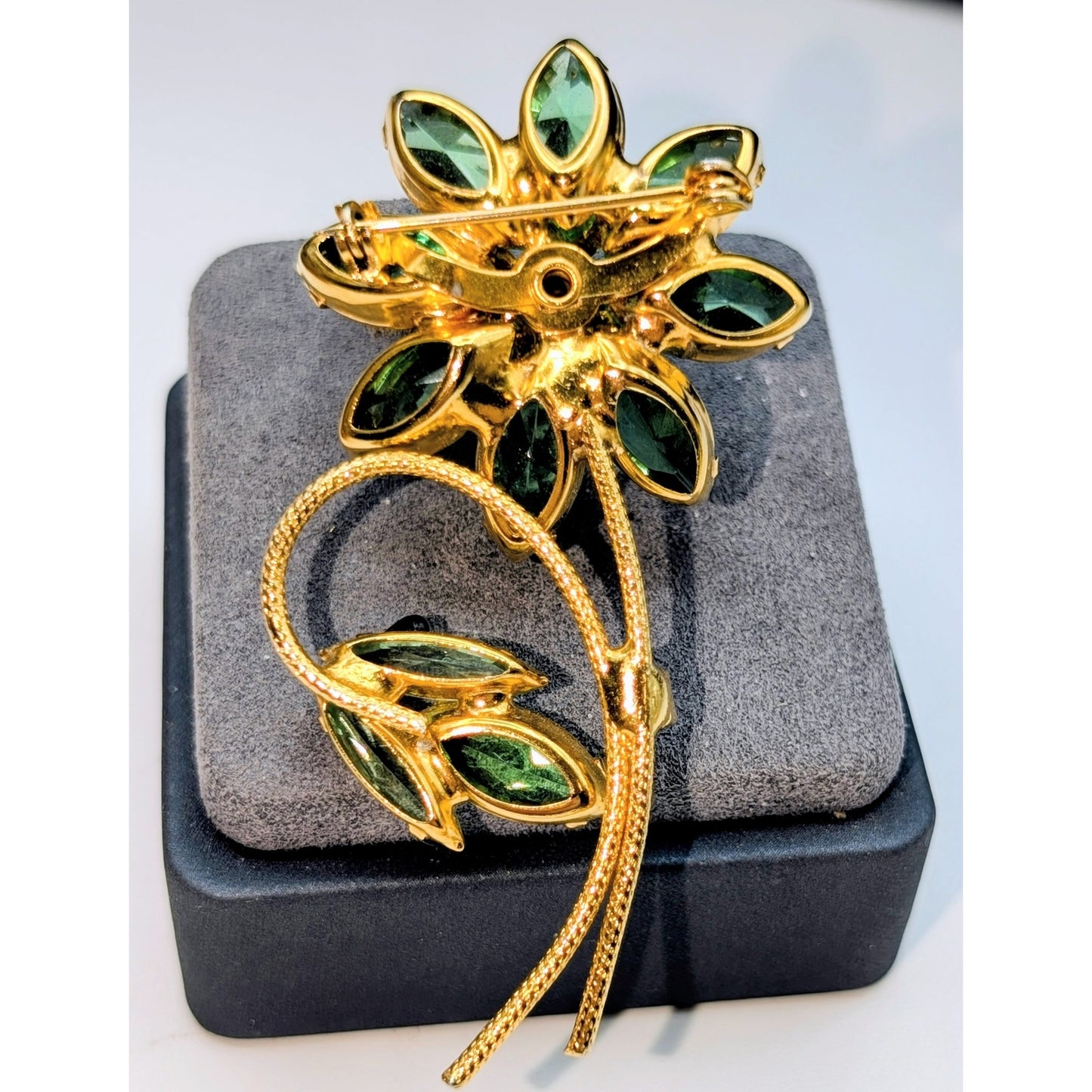 Vintage Unmarked Juliana Navette Apple Green Long Stem Flowers Gold Tone Brooch